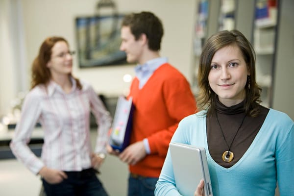 Eltern und Lehrkräfte im Dialog In der heutigen Zeit stehen sowohl Eltern als auch Lehrkräfte vor zahlreichen Herausforderungen im Schulalltag. Ob es um Lernmethoden, Schulrecht, Hausaufgaben oder Konflikte im Klassenzimmer geht – ein offener Austausch kann helfen, Lösungen zu finden. Genau hier setzt das Schulforum auf schulforum.net an: eine Plattform, die Eltern und Lehrkräfte zusammenbringt, […]